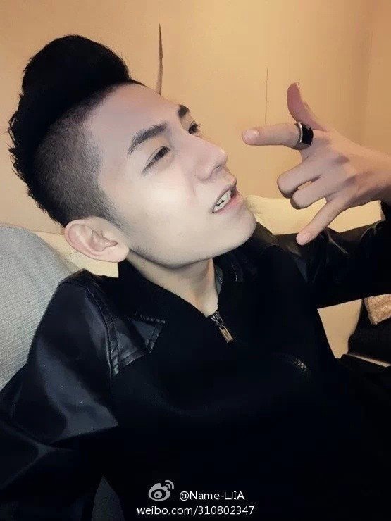 甄飞彪雯