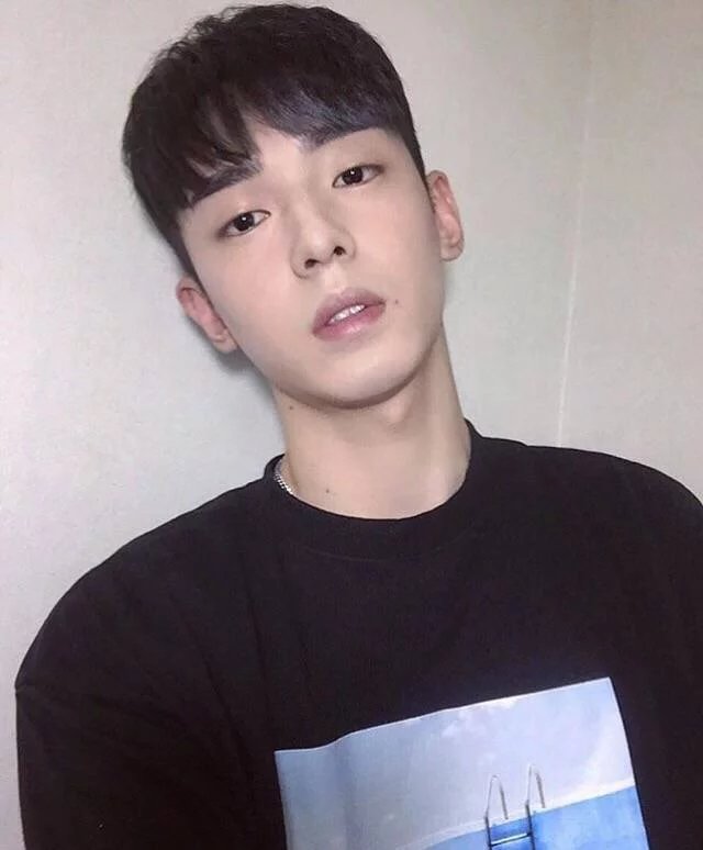 崔伊梁瑗