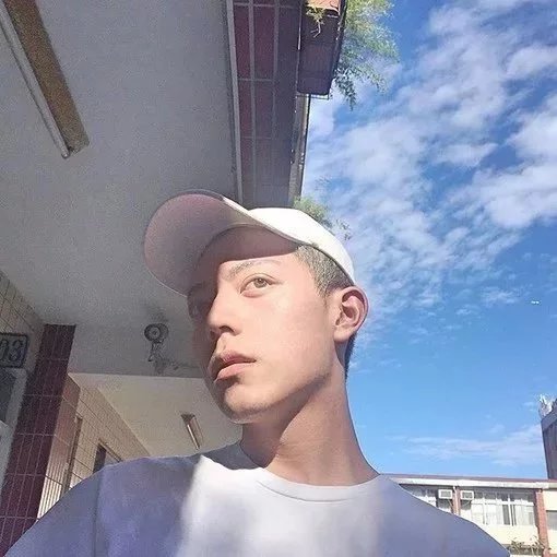 严伟斌静